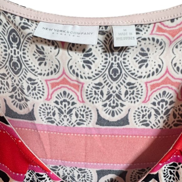 New York & Company Sleeveless Printed Top Size M | Red Boho Stretch Blouse - Picture 3 of 3